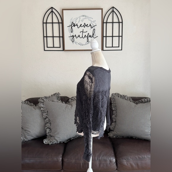 Free People Sweater Womens Size S Dark Grey Lace Sleeve Open Back Artsy Boho - Picture 8 of 15